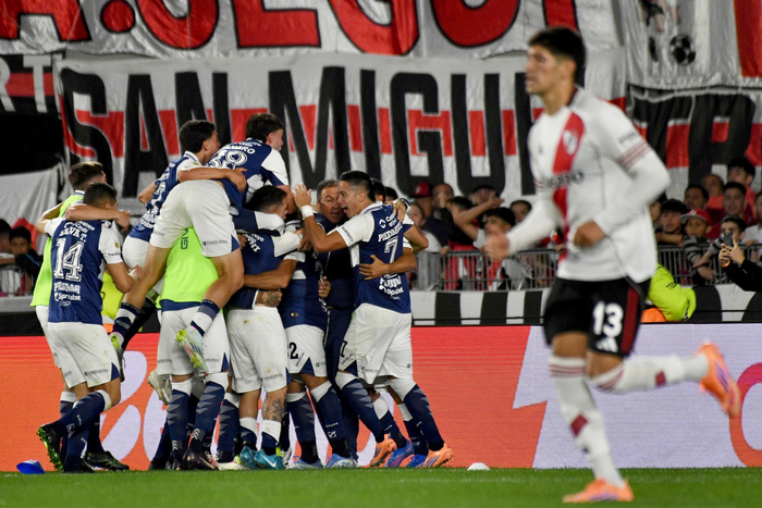 985810-23a-20fotobaires