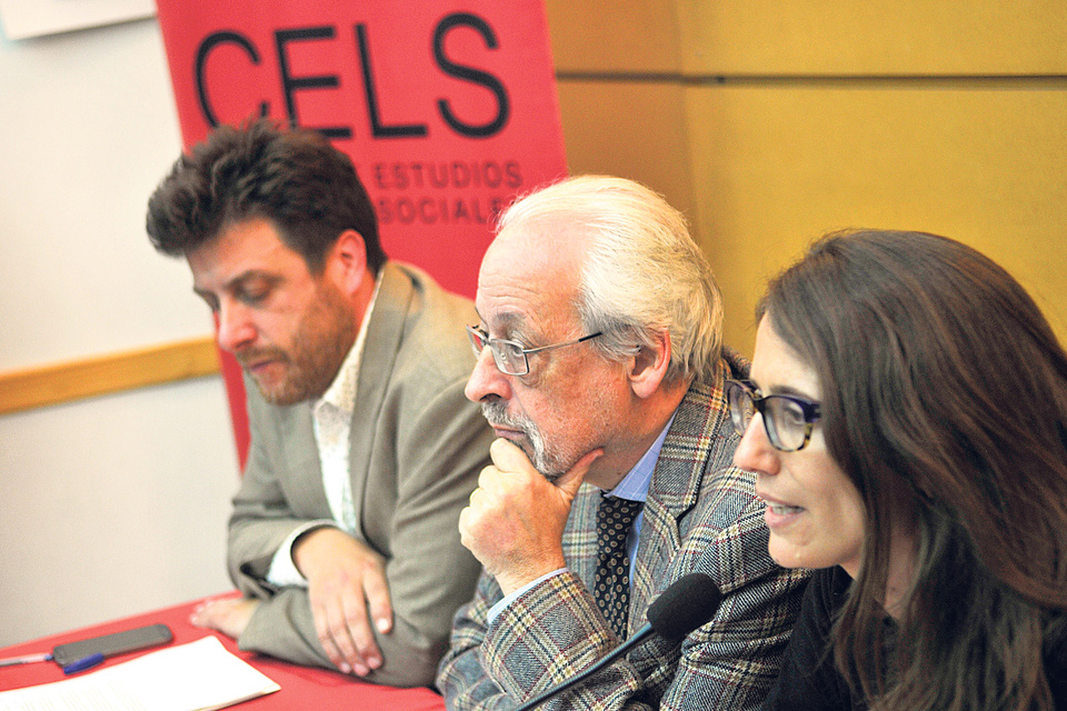 Gastón Chillier, Horacio Verbitsky y Elizabeth Gómez Alcorta reclamaron que el Gobierno cumpla con la resolución de la ONU. (Fuente: Pablo Piovano)