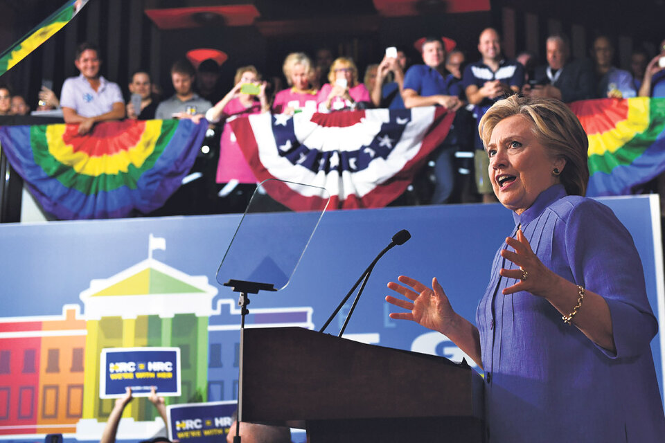 Hillary Clinton prometió hacer de la norteamericana un “ejemplo de sociedad igualitaria”. (Fuente: AFP)