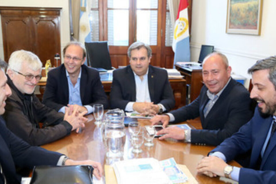 Farías, Saglione y Genesini se encontraron con representantes de Upcn, Asoem y ATE.