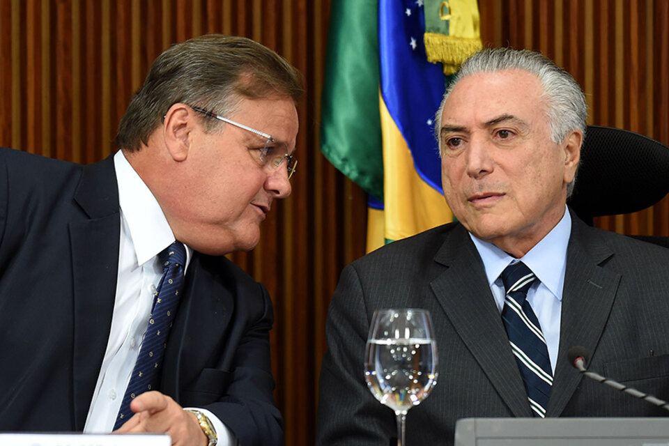 Temer junto a Vieira Lima, quien negoció en el Parlamento la aprobación del ajuste económico. (Fuente: AFP)
