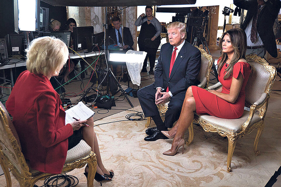 Trump junto a su mujer, Melania, en la entrevista del programa 60 minutos, uno de los más populares de la televisión norteamericana. 