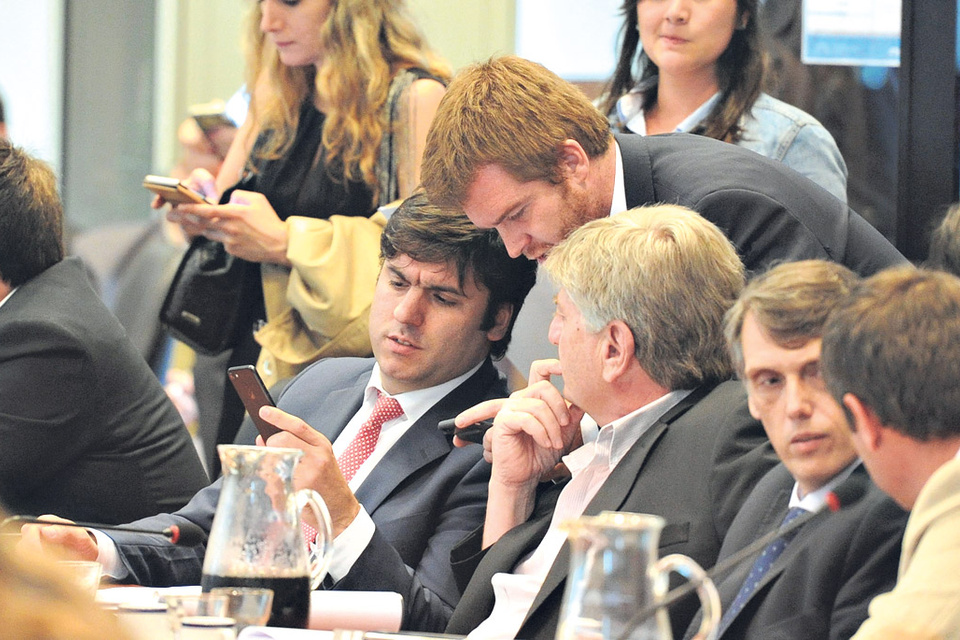 El acuerdo con los bloques del FR y Justicialista le permitió a Cambiemos tener mayoría en comisión.