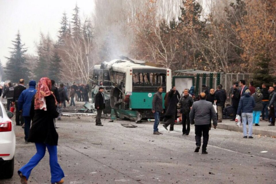 El atentado se produjo cerca de un cuartel.  (Fuente: AFP)