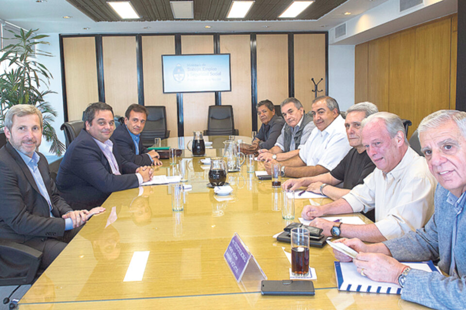 La reunión con los miembros de la CGT se realizó en el Ministerio de Trabajo.  (Fuente: DyN)