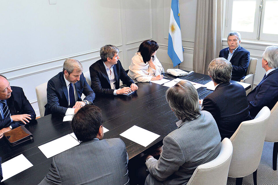 Mauricio Macri coordinó ayer en Olivos un encuentro con sus ministros en el que se definieron los próximos pasos del Gobierno.  (Fuente: DyN)