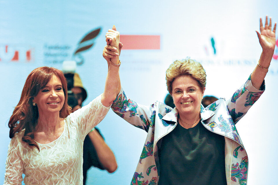 CFK y Dilma Rousseff en la Fundación Perseu Abramo, en San Pablo. (Fuente: EFE)