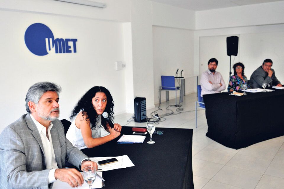 El panel fue organizado por la Facultad de Pedagogía de la UMET. (Fuente: Pablo Piovano)
