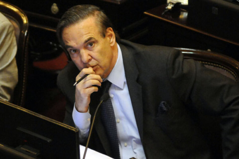 Miguel Angel Pichetto criticó a Macri por su reticencia a "acordar los grandes temas”.