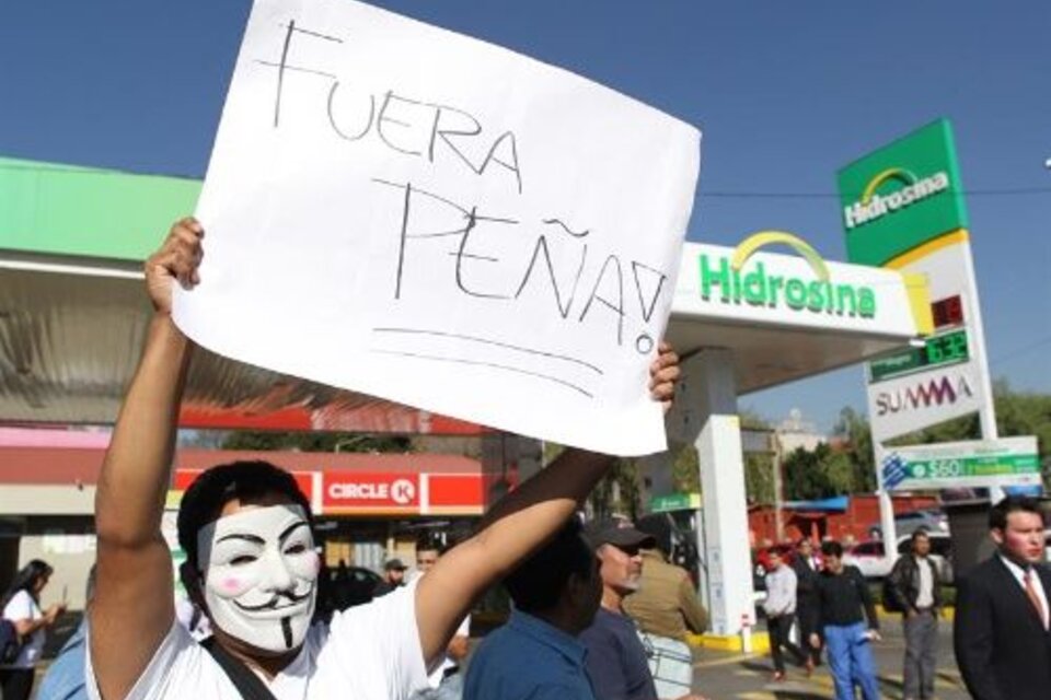 Peña Nieto intenta frenar las protestas con un incierto "acuerdo de precios"