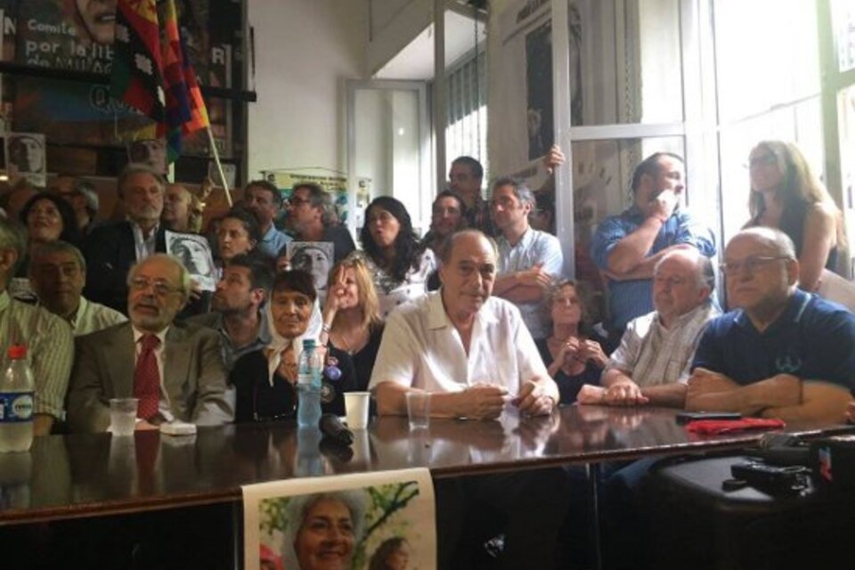 El Comité por la Libertad de Milagro Sala, hoy al mediodía durante la conferencia de prensa en la sede porteña de la Tupac Amaru. (Fuente: Comité por la Libertad de Milagro Sala)