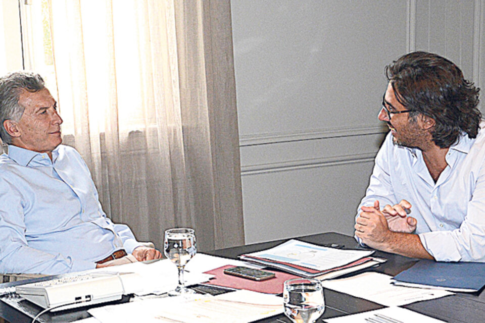 Mauricio Macri y el ministro Germán Garavano discutieron ayer las comisiones de expertos. (Fuente: DyN)