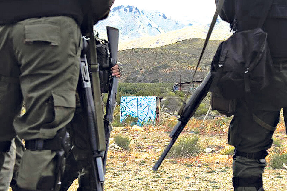 Gendarmes y policías atacaron a los mapuches el martes y el miércoles.