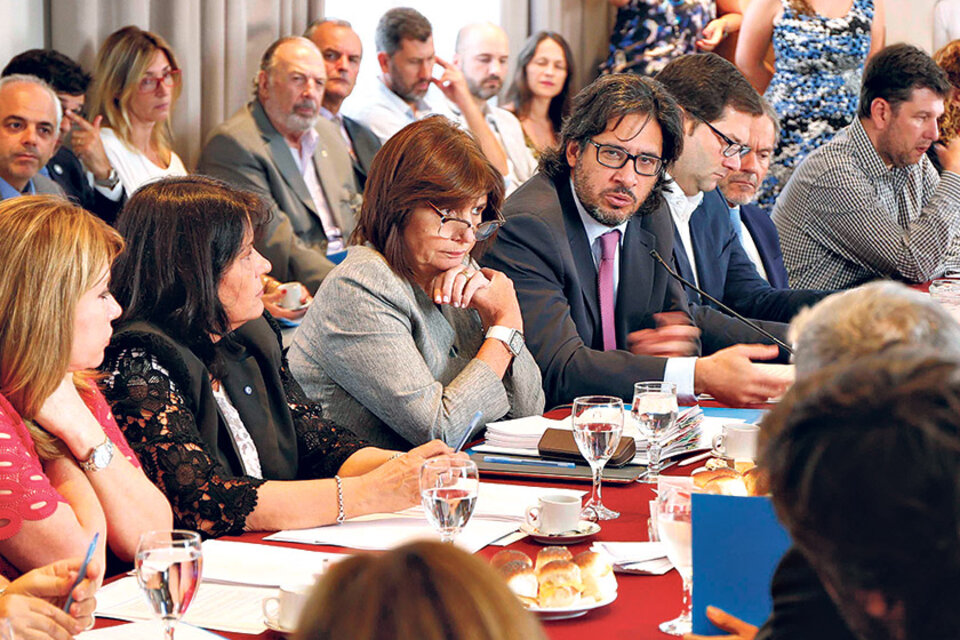 El ministro de Justicia, Germán Garavano, y la ministra de Seguridad, Patricia Bullrich, encabezaron el encuentro.