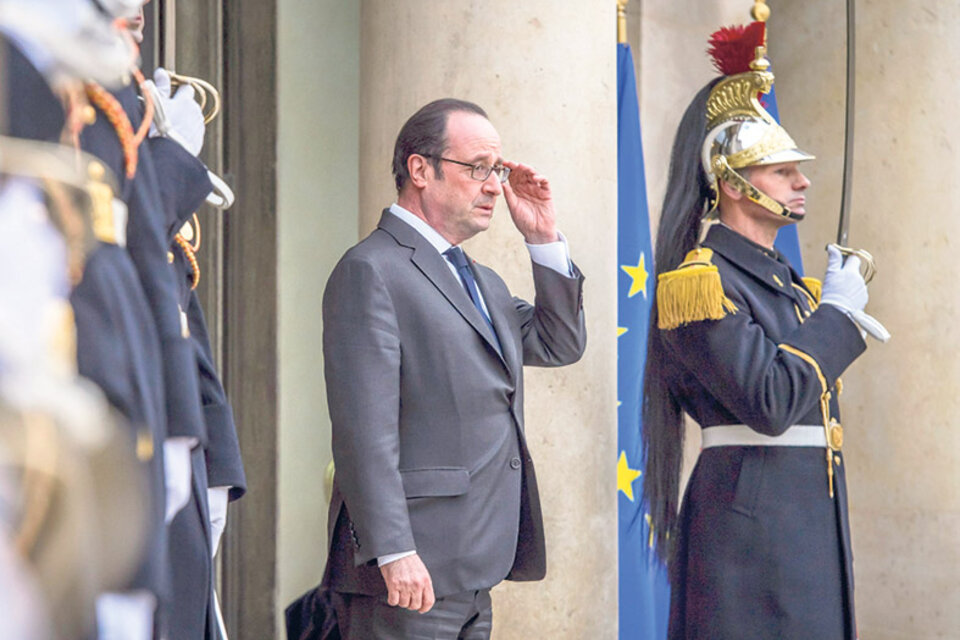 La izquierda de Hollande termina el mandato agotada, dividida y con bajos niveles de aceptación popular. (Fuente: EFE)