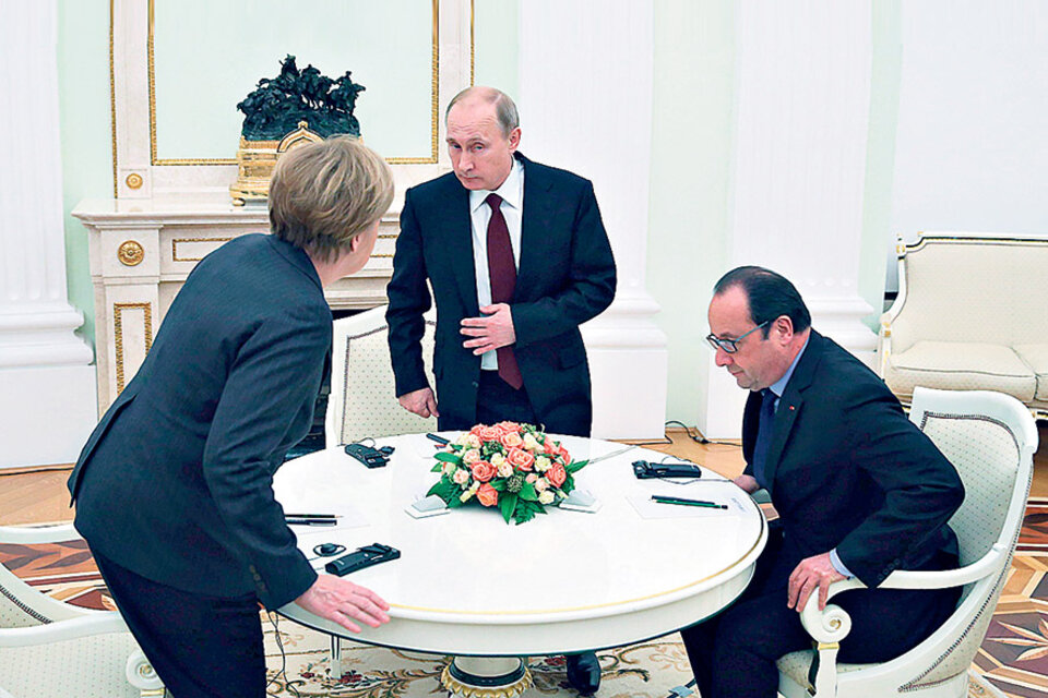 Merkel, Putin y Hollande siguen con preocupación los eventos en Ucrania.  (Fuente: EFE)