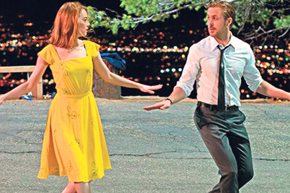 Ryan Gosling y Emma Stone en La La Land, de Damien Chazelle, la romántica comedia “neo-musical” que arrasó con las candidaturas.