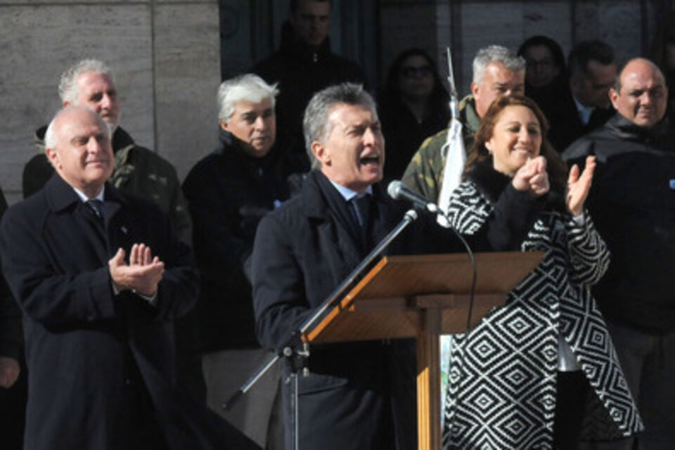Macri compartió el acto del último 20 de junio con la intendenta Fein en el Monumento. 