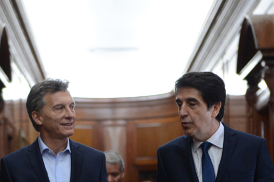 El presidente Mauricio Macri y ex titular del Banco Nación, Carlos Melconian.  (Fuente: Télam)