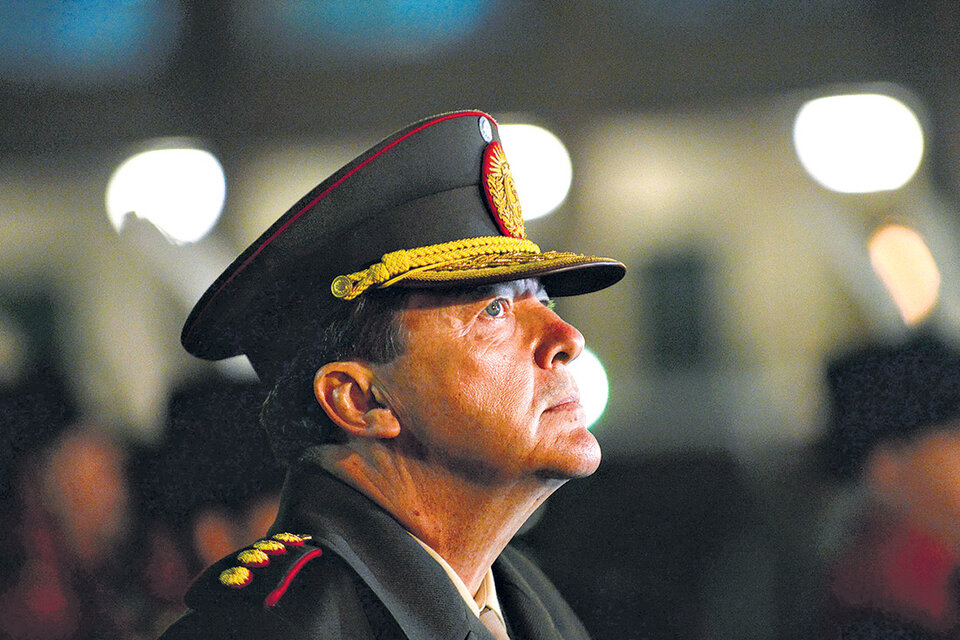 El ex jefe del Ejército César Milani quedó detenido ayer por orden del juez federal Daniel Herrera Piedrabuena. (Fuente: DyN)