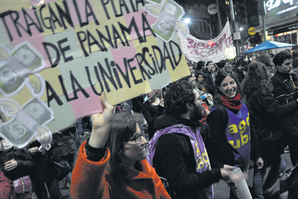 Las federaciones de docentes universitarios reclaman un aumento salarial del 35 por ciento. (Fuente: Guadalupe Lombardo)