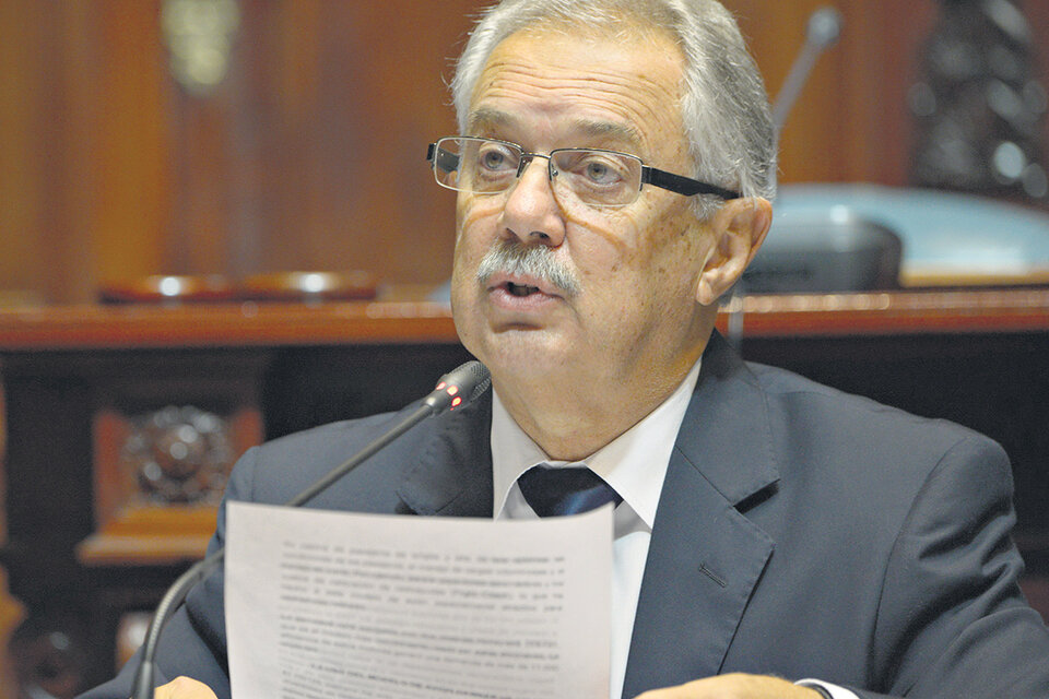 El ministro de Defensa de Uruguay, Jorge Menéndez, está en la lista de los amenazados. (Fuente: EFE)