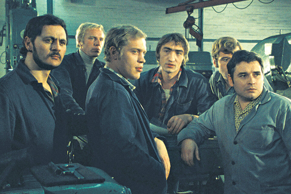 Los personajes centrales de la telenovela de Fassbinder son operarios de una fábrica.