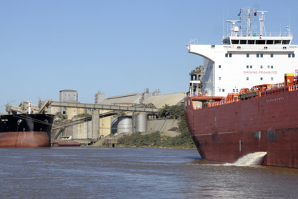 Los puertos privados del Gran Rosario incrementaron sus envíos durante el año pasado. (Fuente: Andres Macera)