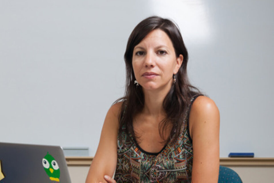 Natalia Raimondo Anselmino es investigadora asistente del CONICET y docente de la UNR.