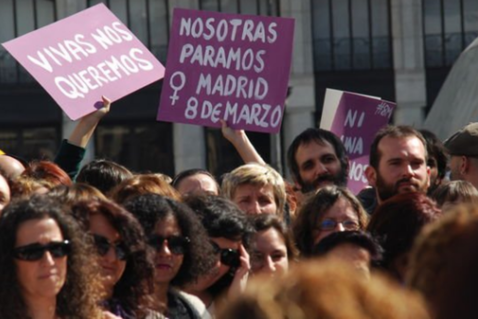 En españa, las mujeres salieron a la calle con un pedido: "Vivas nos queremos"
