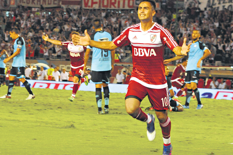 Gonzalo Martínez festeja su gol, el que le terminó dando el triunfo al conjunto de Núñez. (Fuente: Julio Martín Mancini)