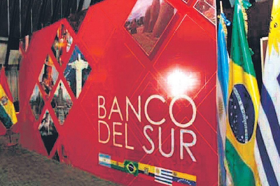 Pedro Bonomo, presidente del Banco del Sur: “Latinoamérica desaprovecha un billón de dólares que tiene afuera”.