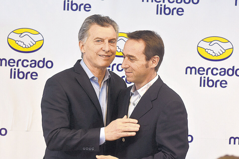 El presidente Mauricio Macri junto a Marcos Galperín, fundador y dueño del sitio Mercadolibre.com. (Fuente: DyN)