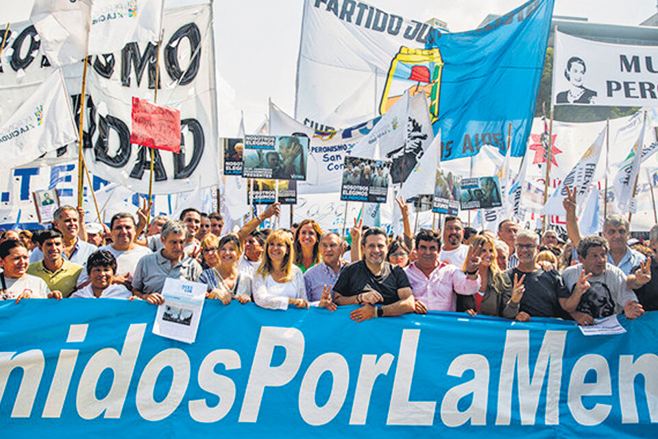 La dirigencia del peronismo bonaerense y del porteño se juntaron camino a la Plaza de Mayo.
