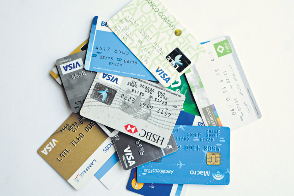 En cuatro años, las comisiones por tarjeta de crédito deberían caer a 1,8 por ciento y por débito, a 0,8. (Fuente: Arnaldo Pampillon)