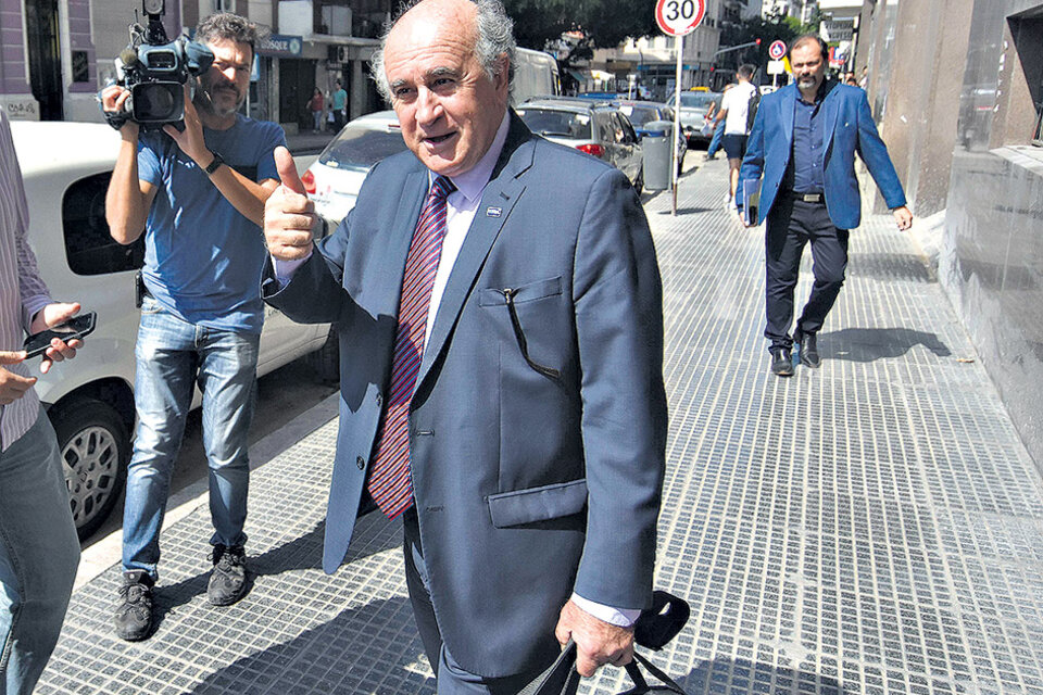 Oscar Parrilli acompañó a Néstor y Cristina Kirchner en Santa Cruz y en la Nación. (Fuente: DyN)