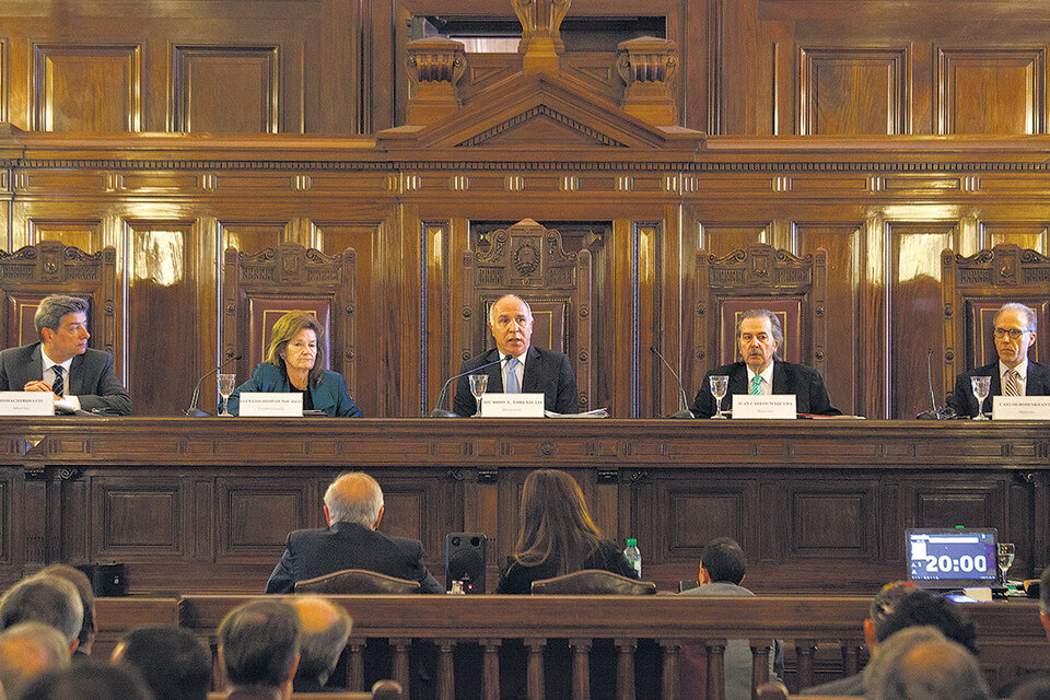 La Corte tiene una mayoría de tres sobre cinco para revalidar la Constitución y limitar a los jueces. (Fuente: Joaquín Salguero)