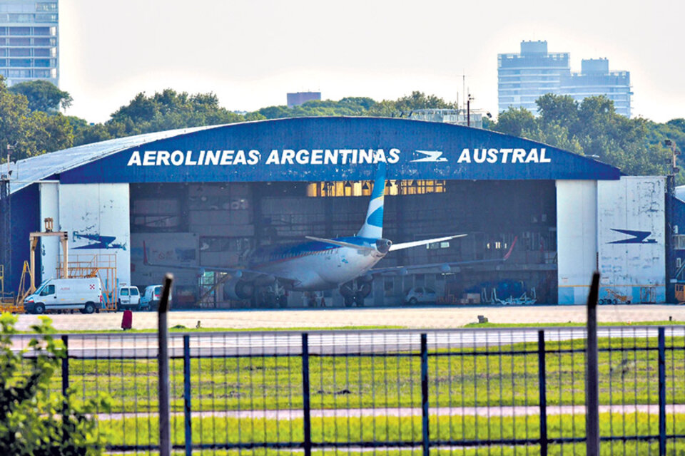 Carlos Cobas asignó hangares que eran de Aerolínes a Avian y Baires Fly. (Fuente: Adrián Pérez)