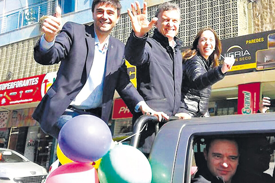 Ezequiel Galli en su campaña a la Intendencia, junto a Mauricio Macri y María Eugenia Vidal.