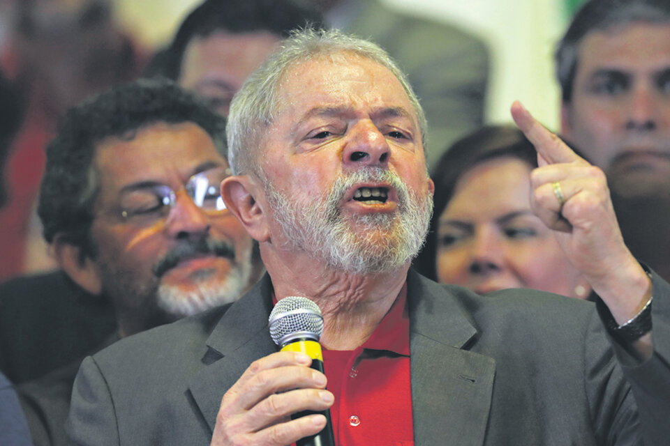 La eventual postulación de Lula parece invencible, ya que se distanció 19 puntos de sus adversarios. (Fuente: EFE)