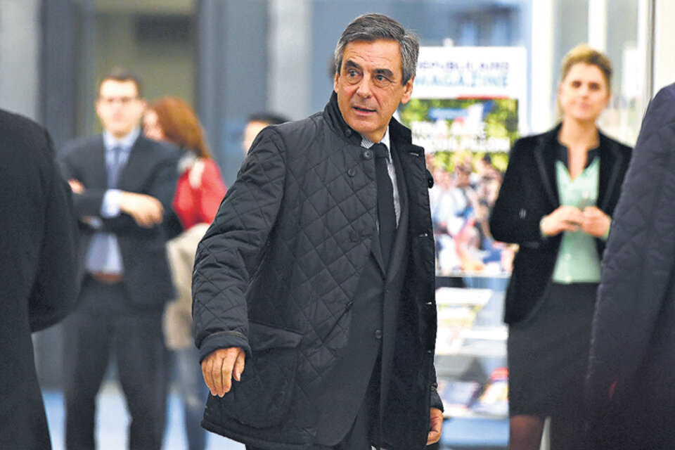 El episodio oprobioso no concluyó por más que François Fillon siga siendo el candidato. (Fuente: AFP)
