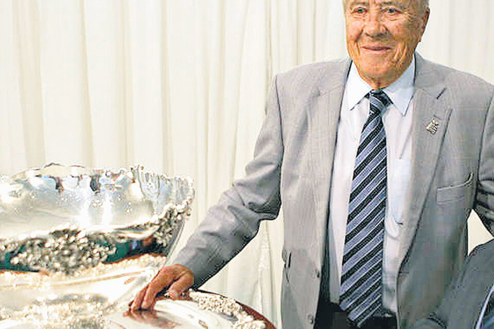 Enrique Morea, junto a la Copa Davis, la gran obsesión de los argentinos.