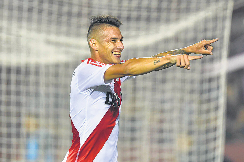 Carlos Auzqui fue el autor del tercer gol luego de una habilitación de Lucas Alario. (Fuente: Télam)