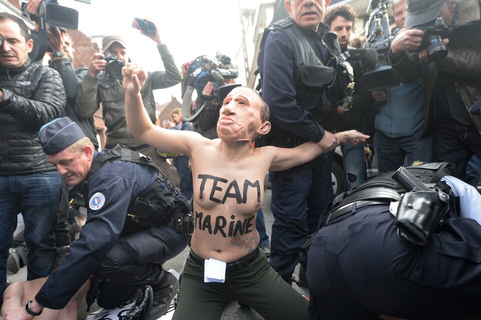 El repudio a Le Pen ocurrió en el distrito de Hénin-Beaumont, en el norte de Francia. (Fuente: AFP)