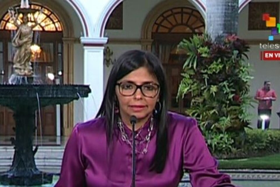 La canciller venezolana, Delcy Rodríguez, denunció que "está en plena ejecución un plan, un guión preestablecido".