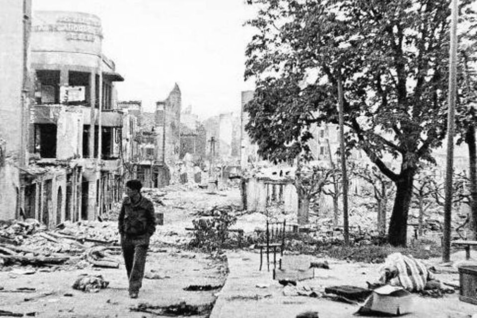 Una imagen inmediatamente posterior al ataque nazi sobre la ciudad vasca.
