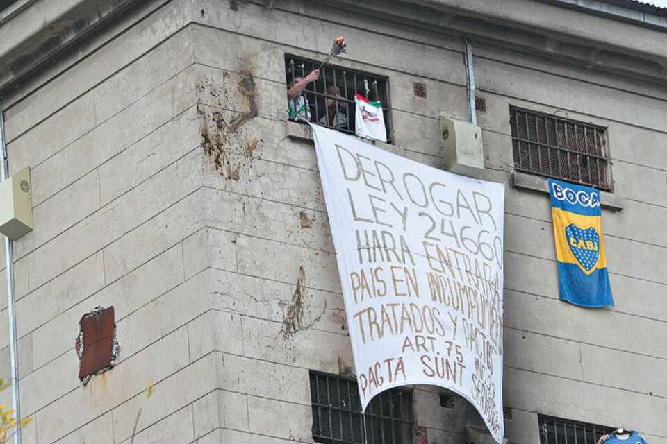 En Devoto, los internos iniciaron reclamos en contra de la modificación de la ley de excarcelaciones. (Fuente: DyN)