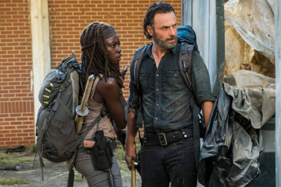 Michonne y Rick, personajes centrales de una temporada que mejoró un poco en su segunda tanda de episodios.