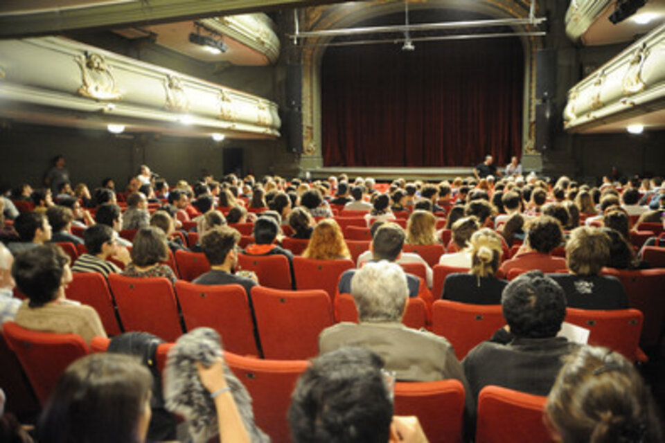 La asamblea convocada por Cepiar y realizada el pasado lunes en Sala Lavardén. (Fuente: Alberto Gentilcore)