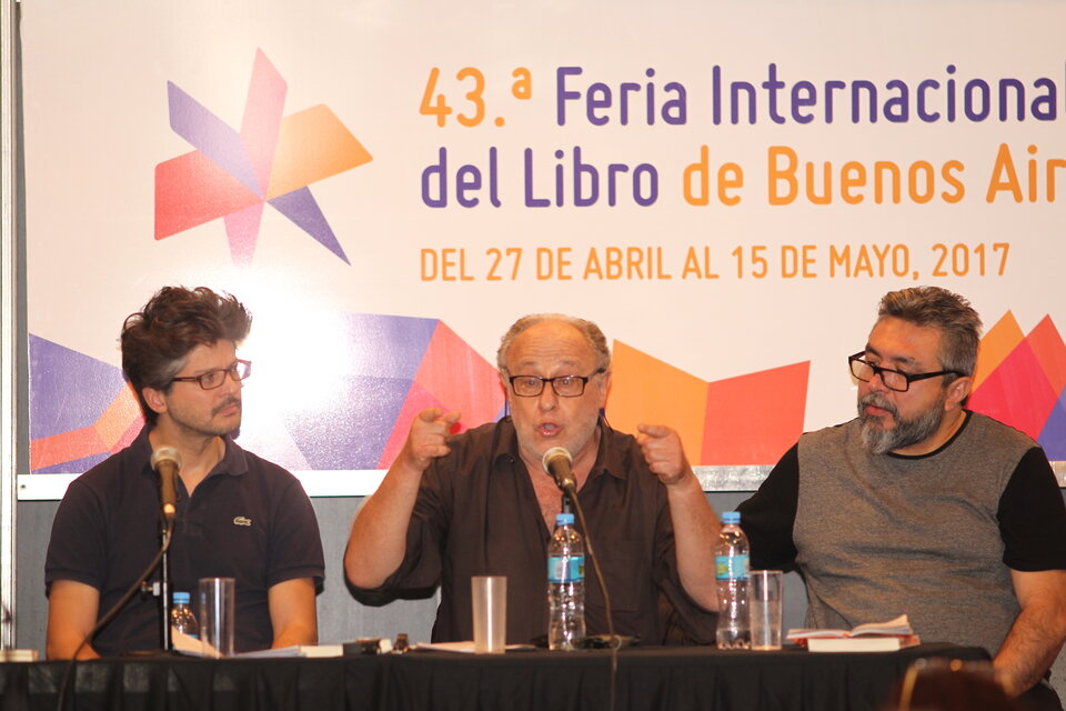 Mario Wainfeld con Carlos Díaz, director de Siglo Veintiuno, y el periodista  Martín Rodríguez. (Fuente:  Bernardino Ávila)